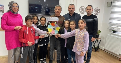 ÖĞRENCİLERDEN GAZETECİLER GÜNÜ SÜRPRİZİ