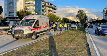 KONTROLDEN ÇIKAN MOTOSİKLET DEVRİLDİ