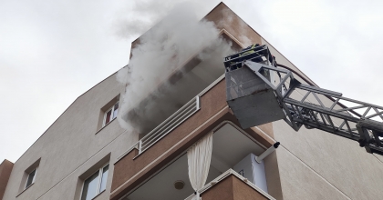 KUŞADASI'NDA KORKUTAN YANGIN