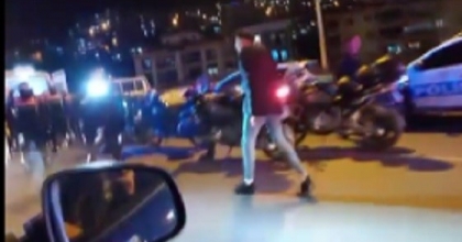 ŞÜPHELİ ARACI KOVALAYAN POLİS EKİBİ KAZA YAPTI