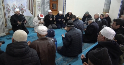 ŞEHİTLER İÇİN SABAH NAMAZINDA DUA EDİLDİ