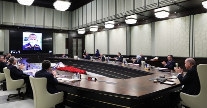 ERDOĞAN TÜRKİYE'NİN İLK UZAY YOLCUSUYLA GÖRÜŞTÜ