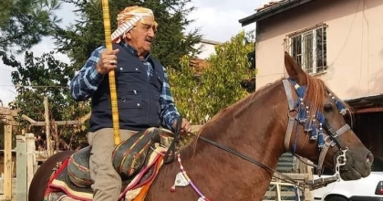 DEVRİLEN MOTOSİKLETİN SÜRÜCÜSÜ HAYATINI KAYBETTİ