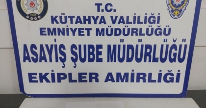 KÜTAHYA'DA BİR KİŞİNİN ÜZERİNDEN UYUŞTURUCU ÇIKTI