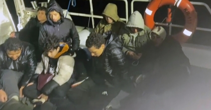 MARMARİS AÇIKLARINDA 13 DÜZENSİZ GÖÇMEN KURTARILDI