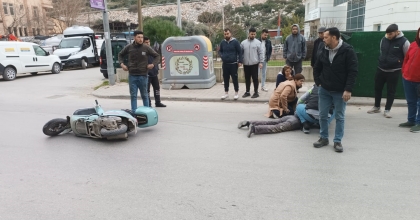 DİREKSİYON HAKİMİYETİNİ KAYBEDEN SÜRÜCÜ KAZADA YARALANDI