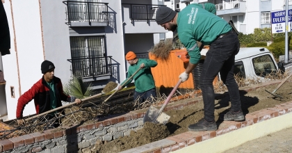 KUŞADASI’NDA YEŞİL ALAN MİKTARI ARTTIRILIYOR