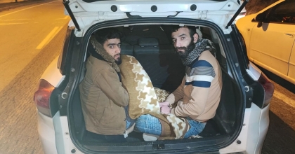 BAGAJDAN KAÇAK GÖÇMENLER ÇIKTI
