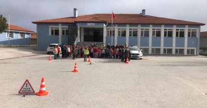 ÇOCUKLARA GÜVENLİ OKUL YOLU PROJESİ ÇERÇEVESİNDE EĞİTİM VERİLDİ