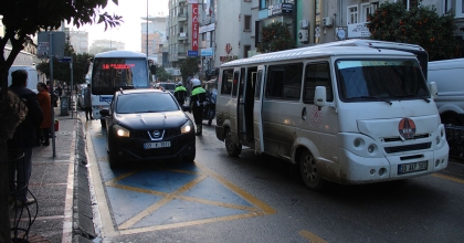 DENİZLİ PLAKALI ARAÇ TRAFİĞİ FELÇ ETTİ