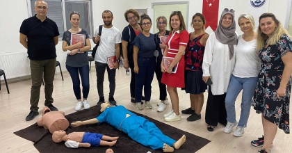 DOSTEM, KÖPRÜ VAZİFESİ GÖRÜYOR