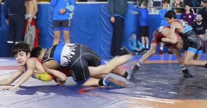 GÜREŞTE GELECEĞİN YILDIZLARI TURNUVASI DÜZENLENDİ