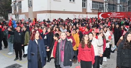 HAFTAYA SAYGI DURUŞUYLA BAŞLADILAR