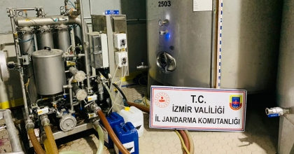 İZMİR’DE YAKLAŞIK 6 BİN LİTRE KAÇAK ETİL ALKOL ELE GEÇİRİLDİ