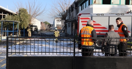 İZMİR’DEKİ YANGIN FACİASINDA ÖLÜ SAYISI 2’YE YÜKSELDİ