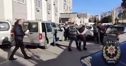 İZMİR POLİSİNDEN 'BELDEKLER SUÇ ÖRGÜTÜ'NE OPERASYON: 6 GÖZALTI