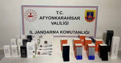 JANDARMADAN KAÇAK CEP TELEFONU OPERASYONU  