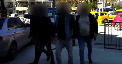 KUŞADASI POLİSİ ARANAN 5 KİŞİYİ YAKALAYARAK CEZAEVİNE GÖNDERDİ