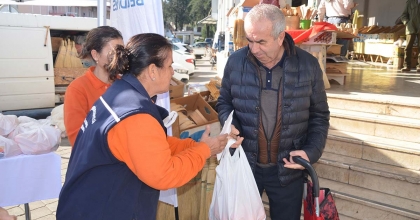 MARMARİS BELEDİYESİ 400 KİLOGRAM TURUNÇ DAĞITTI