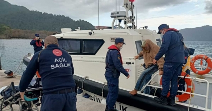 ÖZEL TEKNEDE RAHATSIZLANAN VATANDAŞA SAHİL GÜVENLİK’TEN TIBBİ TAHLİYE 