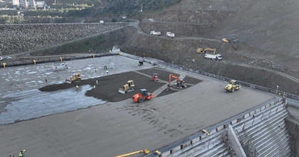 SARIÇAY BARAJI’NDA ÇALIŞMALAR HIZ KESMİYOR  