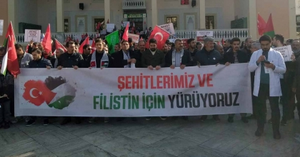 ŞEHİTLER VE FİLİSTİN İÇİN YÜRÜDÜLER