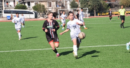 SULTANLAR 1 PUANLA YETİNDİ