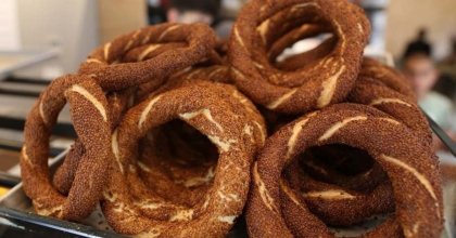 UŞAK’TA SİMİT 10 LİRA OLDU 