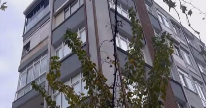 YILBAŞI TATİLİ İÇİN İZMİR'E GELDİ, 5'İNCİ KATTAN AŞAĞI DÜŞTÜ