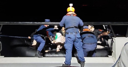 YUNAN UNSURLARININ GERİ İTTİĞİ 47 GÖÇMEN KURTARILDI