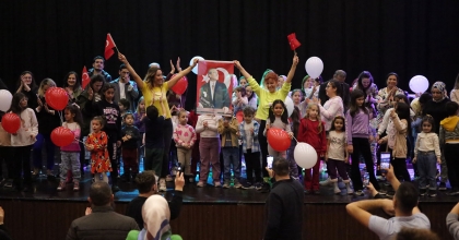 ÇOCUKLAR KARNE ŞENLİĞİNDE DOYASIYA EĞLENDİ