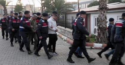 46 MİLYONLUK DOLANDIRICILIK OLAYININ ŞÜPHELİLERİ ADLİYEYE SEVK EDİLDİ