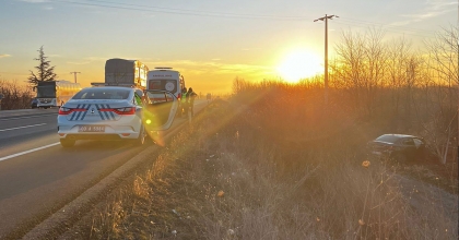 AFYONKARAHİSAR’DA KAZA ÜÇ YARALI