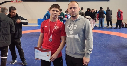AFYONKARAHİSARLI SPORCU TÜRKİYE GÜREŞ ŞAMPİYONASINDA İKİNCİ OLDU