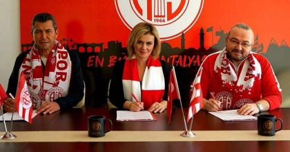 ANTALYA FUTBOL OKULU AÇILDI