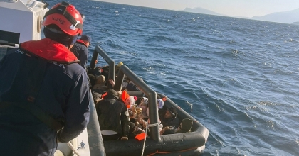 29 DÜZENSİZ GÖÇMEN KURTARILDI