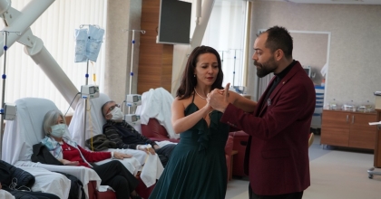 ONKOLOJİ HASTALARI MÜCADELELERİNİ ANLATTI