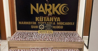 ÇANTASINDAN UYUŞTURUCU ÇIKAN YOLCU TUTUKLANDI