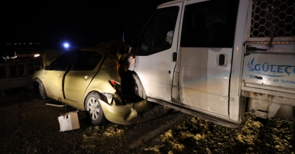 LİMON POSASI YOLA DÖKÜLDÜ: 6 ARAÇ BİRBİRİNE GİRDİ