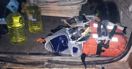 ÇEŞME'DE 19 GÖÇMEN YAKALANDI, 4 İNSAN KAÇAKÇISI ŞÜPHELİSİ TUTUKLANDI