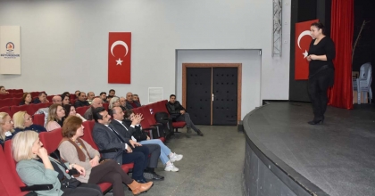 CHP’DE SAHA GÖREVLİLERİNİ İLETİŞİM EĞİTİMİ