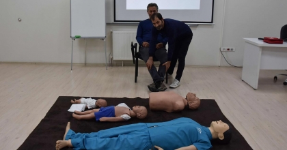 DOSTEM’DE İLKYARDIM EĞİTİMLERİ DEVAM EDİYOR