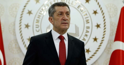 ESKİ BAKAN SELÇUK KONFERANS İÇİN GELİYOR