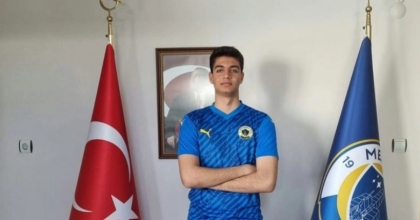 MENEMEN FK GENÇ KALECİSİNİ PROFESYONEL YAPTI