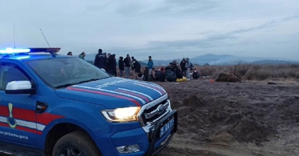 İZMİR’DE BİN 383 DÜZENSİZ GÖÇMEN YAKALANDI, 25 ORGANİZATÖR TUTUKLANDI