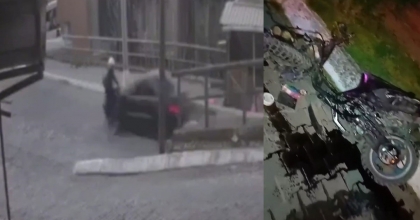 İZMİR’DE MOTOSİKLET SÜRÜCÜSÜNÜN ÖLÜMDEN DÖNDÜĞÜ KAZA KAMERADA