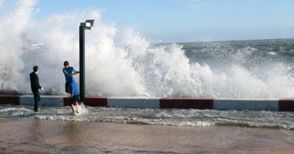 METEOROLOJİDEN DENİZLERDE FIRTINA UYARISI