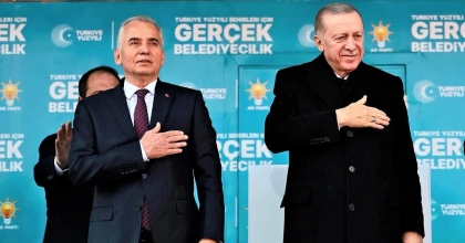 MİTİNG ALANININ DOLMASI ZOLAN’I MEMNUN ETTİ