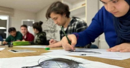 MUĞLA’DA GENÇLER SANAT ATÖLYE ÇALIŞMALARINA KATILIYOR