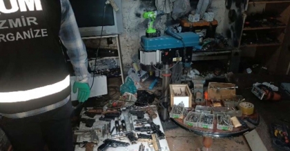 MUHTAR ADAYININ EVİNDEN VE İŞ YERİNDEN ÇIKANLAR ŞOK ETTİ